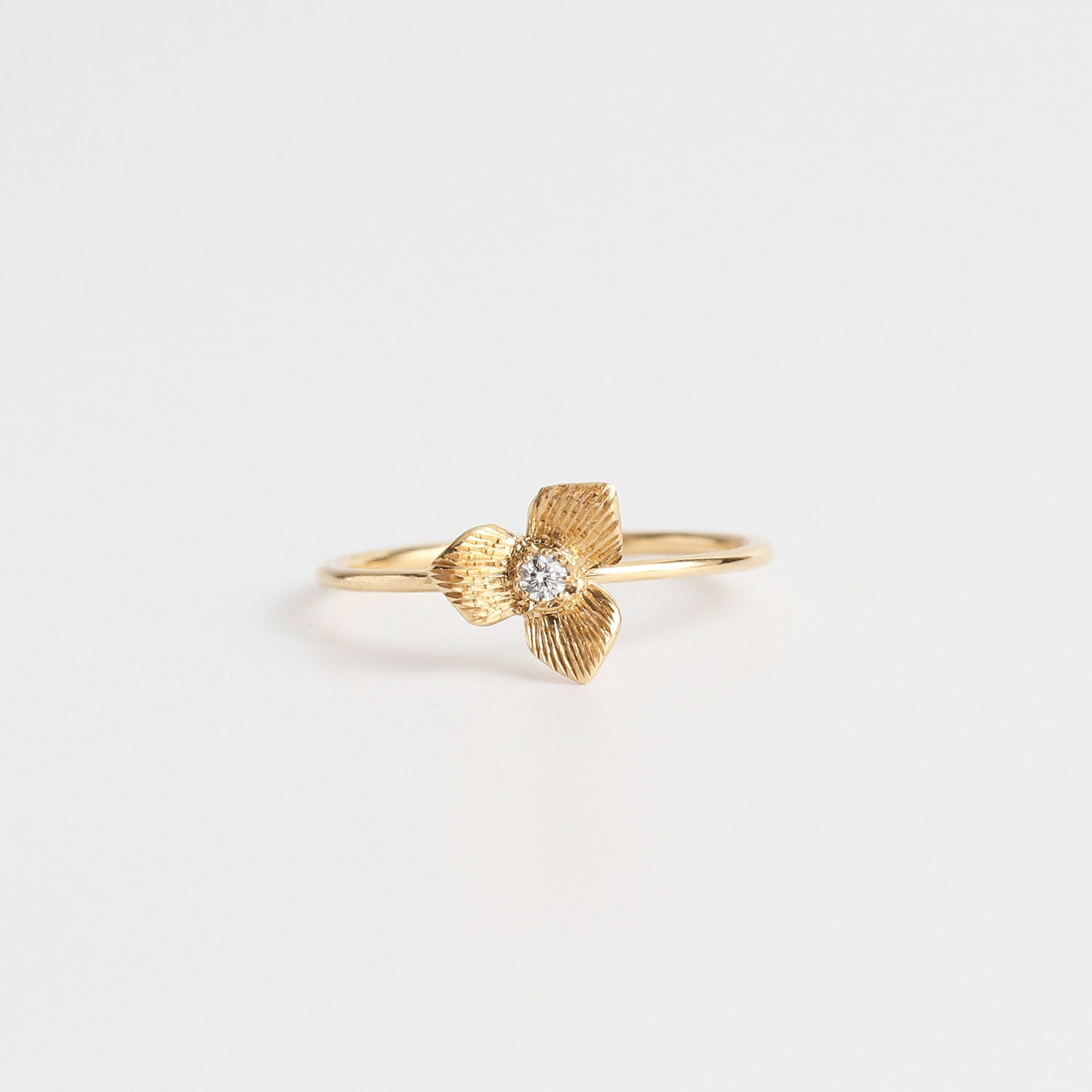 Trillium / Ring