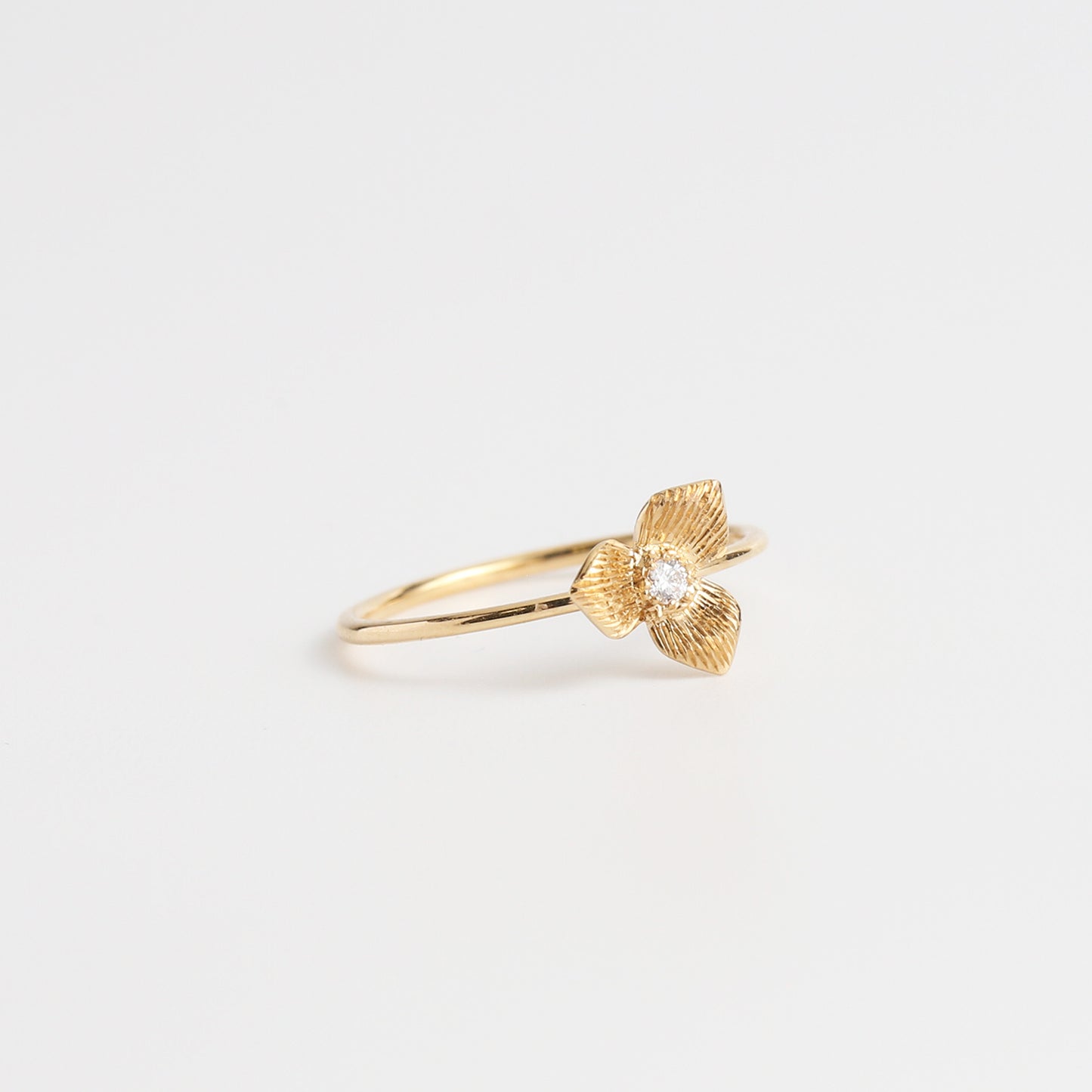 Trillium / Ring