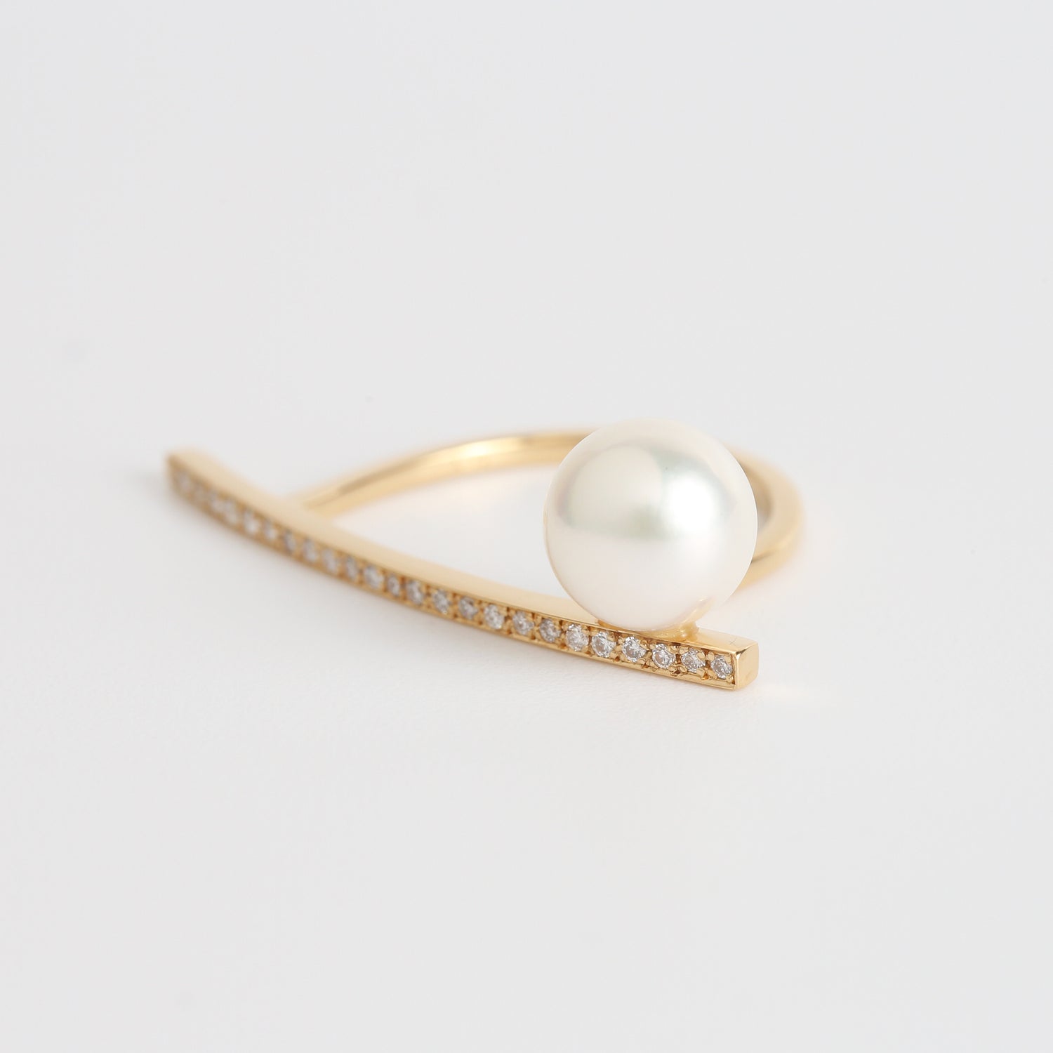 Orderly Line | Akoya Pearl Ring