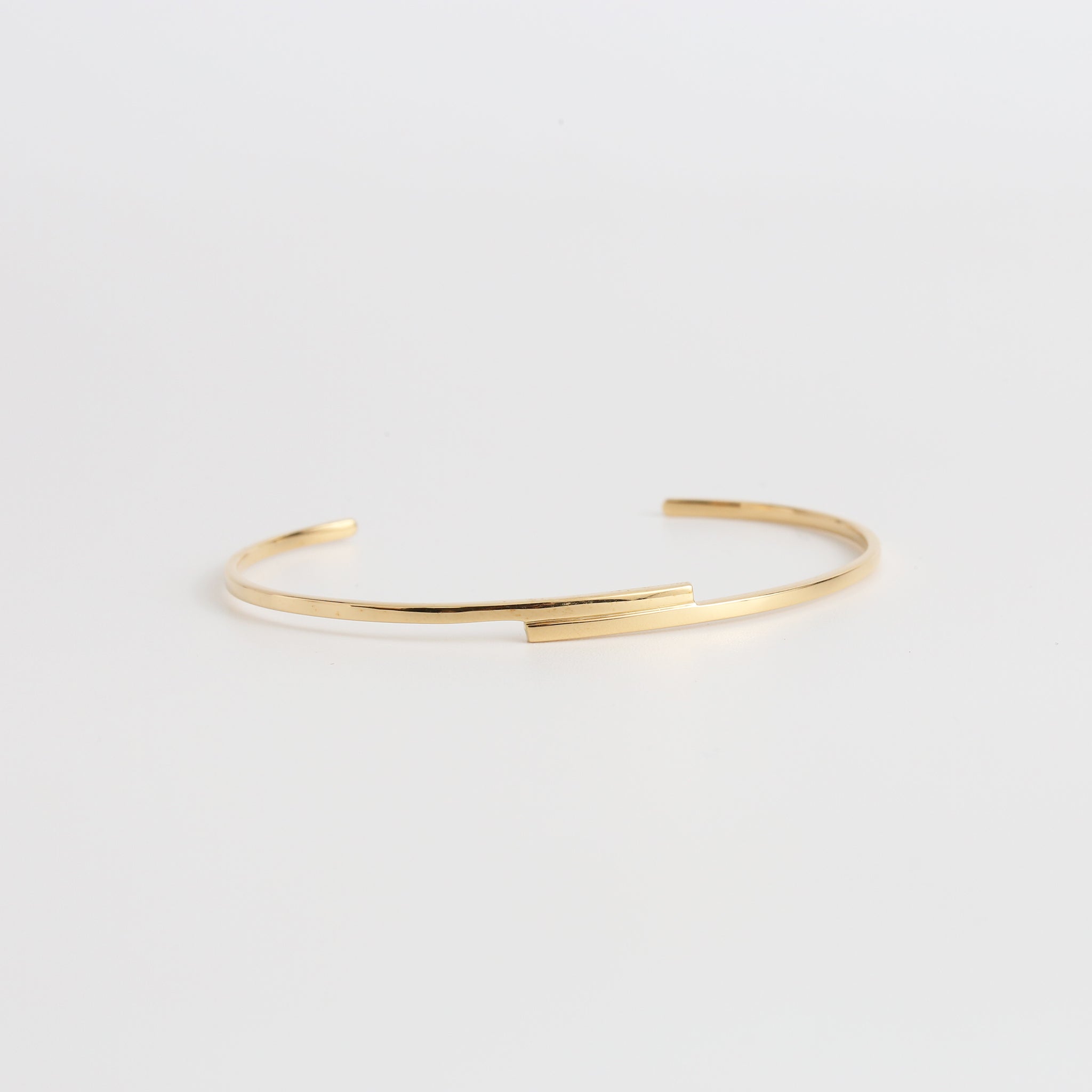 More Item | その他の装身具 – AVARON
