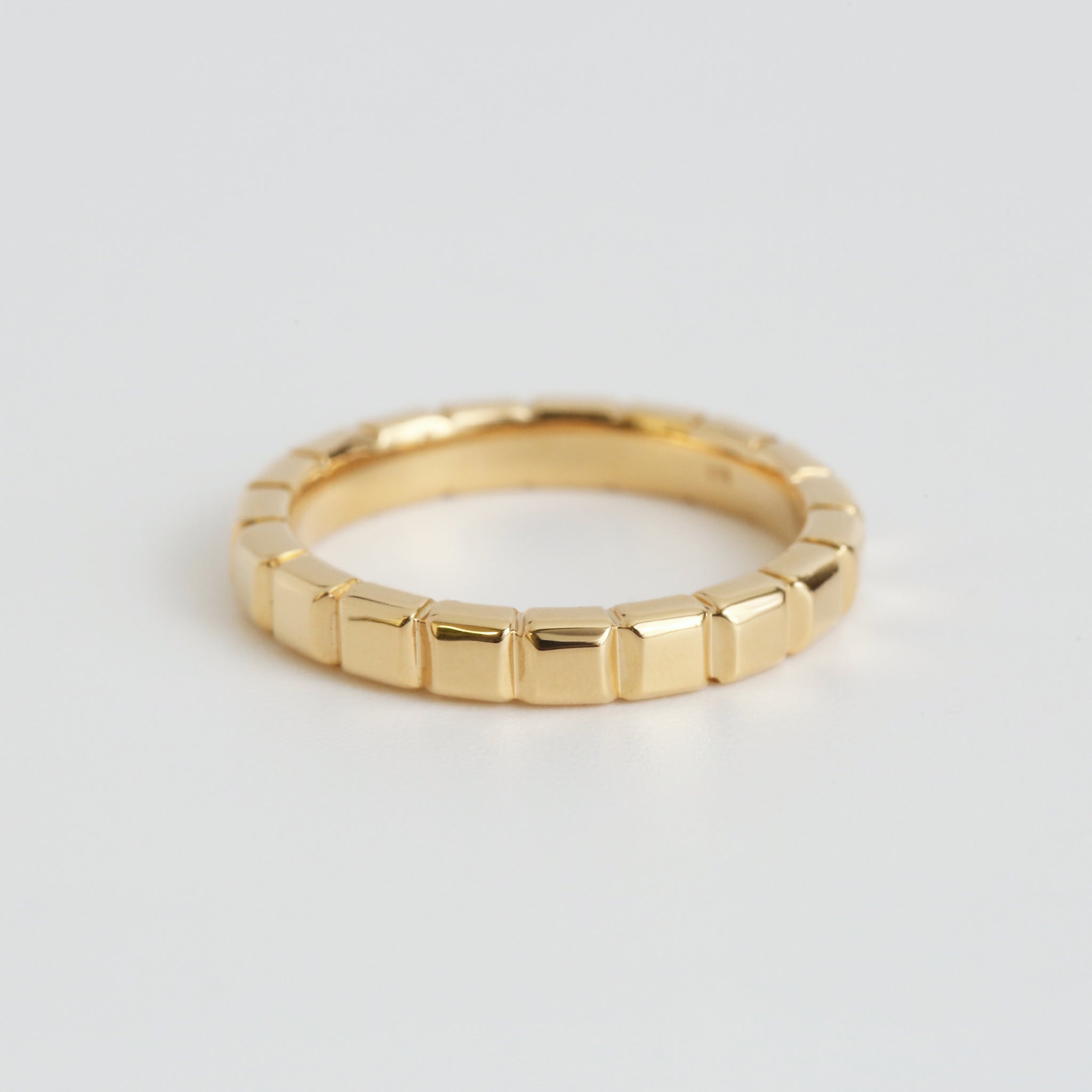 Gaudi Ring – AVARON