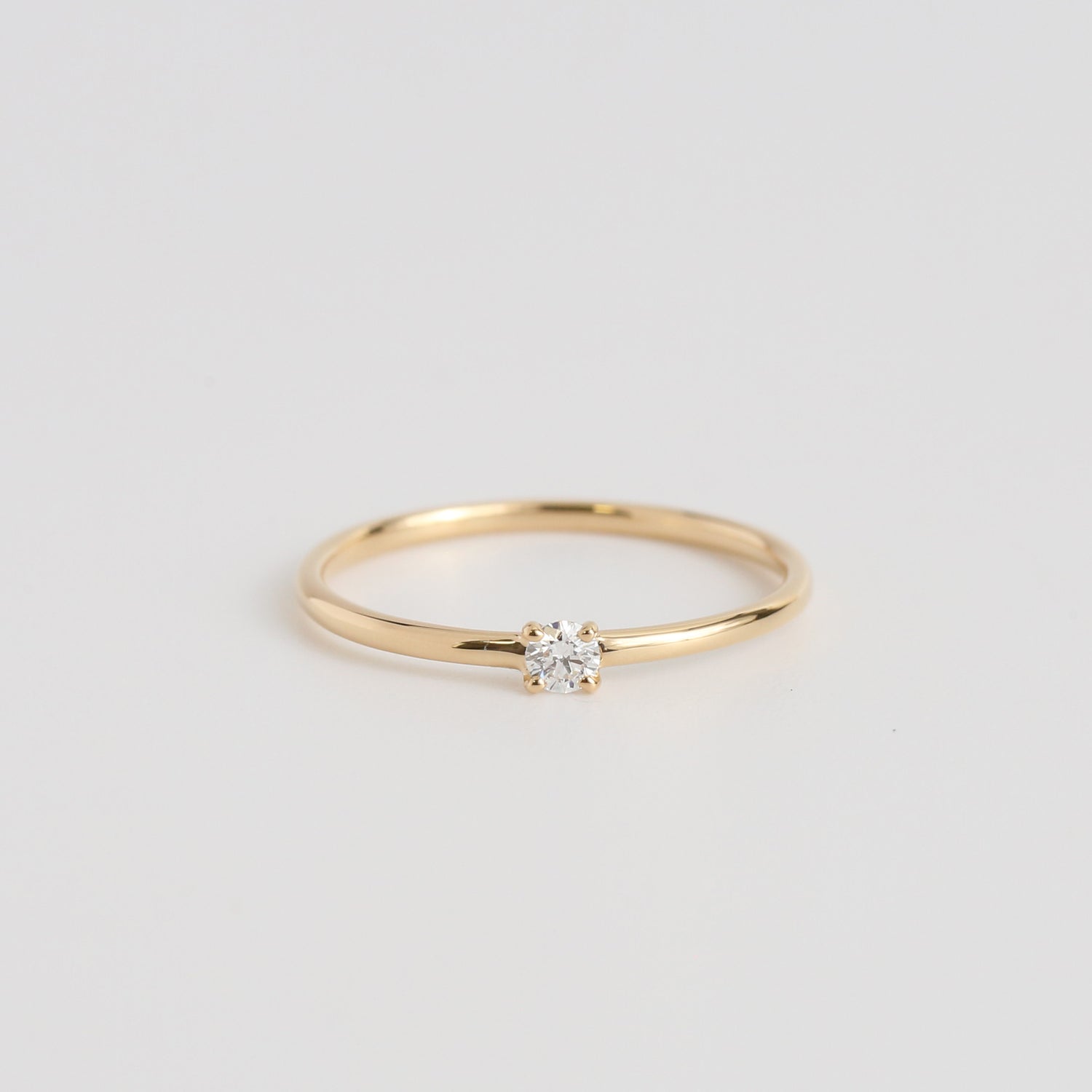 Nudy Diamond Ring