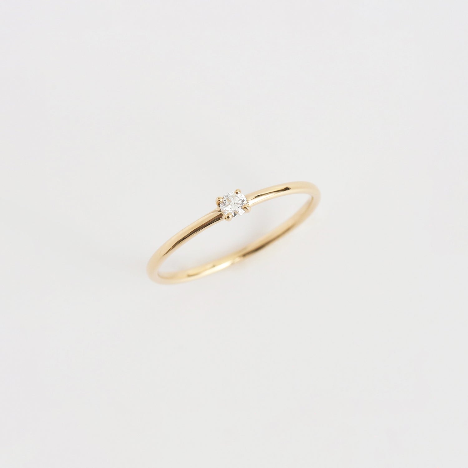 Nudy Diamond Ring