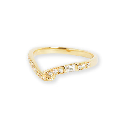 Baguette cut Diamond Ribbon Ring